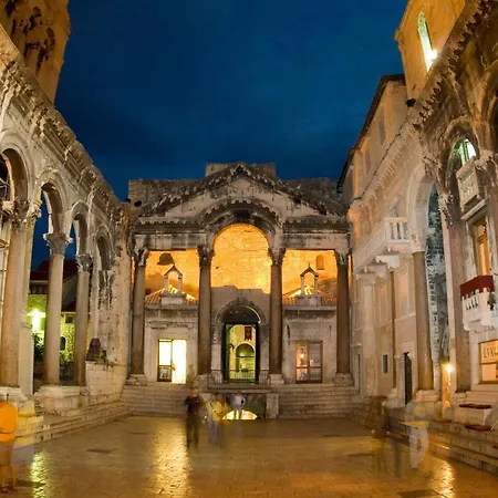 City View * Split